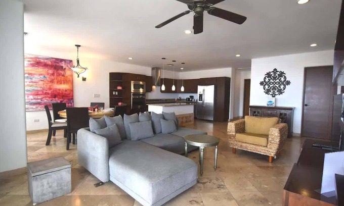 Centro Condo | 2BD Luxury Oceanview Condo with Private Pool