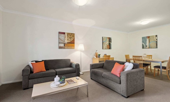 Northbridge Apartment | 2BDR 1BTH 1PRK - Northbridge Magic!