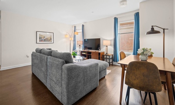 Theatre District Apartment | 2BR in Downtown Boston 9898