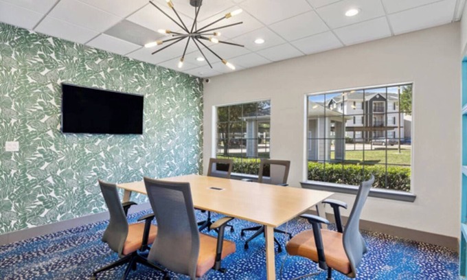 Pleasant Valley Apartment | 2BR Modern Hideaway near Downtown, Gated, Pool