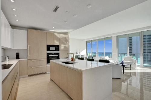 Singer Island Apartment | 2BR Ocean Views Condo in West Palm