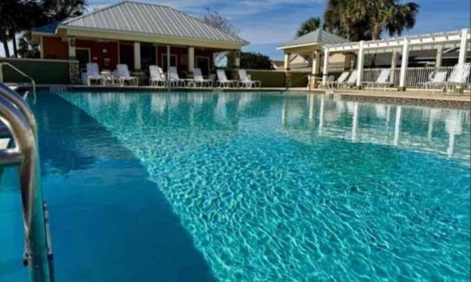 Sumter County Apartment | 2BR Villager | Golf Cart Near Pools & Fun