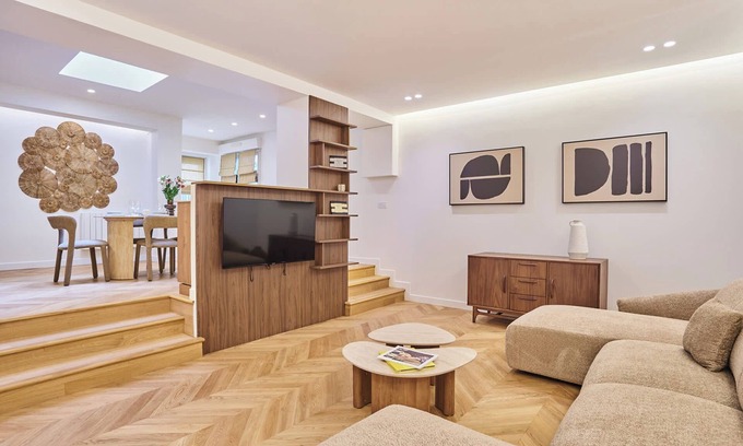 Hopital Saint-Louis Apartment | 2BR With AC Canal Saint-martin