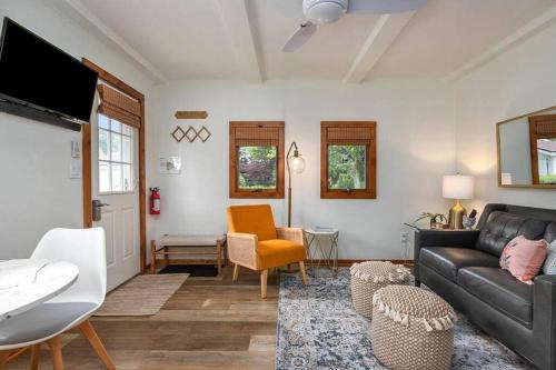 Saugatuck House | 2min walk Downtown - Outdoor Patio - Pet Friendly