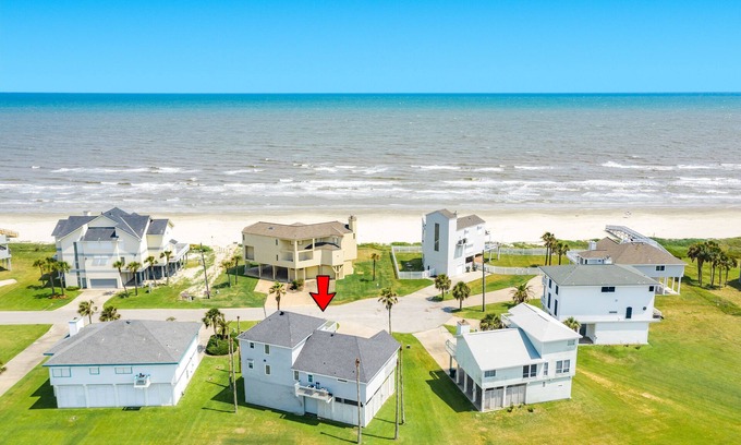 Indian Beach House | 2nd Row Gulf View Home w/2 Decks, Board Games, 3 Kings+Bunk all w/Deck Access