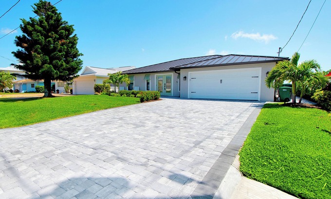 Isles of Capri House | 3/2 with Pool - Isles Of Capri, Naples and Marco Island area. Pompano Bay View