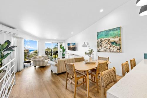Sunshine Beach Apartment | 3 Andari, Sunshine Beach ~ Modern Apt, 1 Min Beach