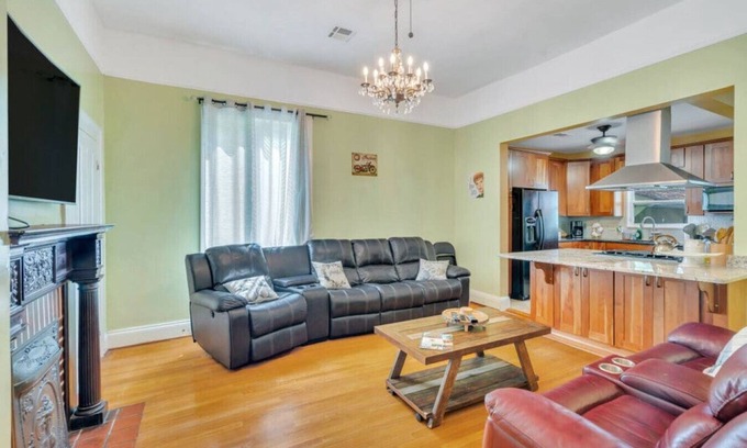Faubourg Delassize House | 3 BD Home Located in <3 of Uptown!