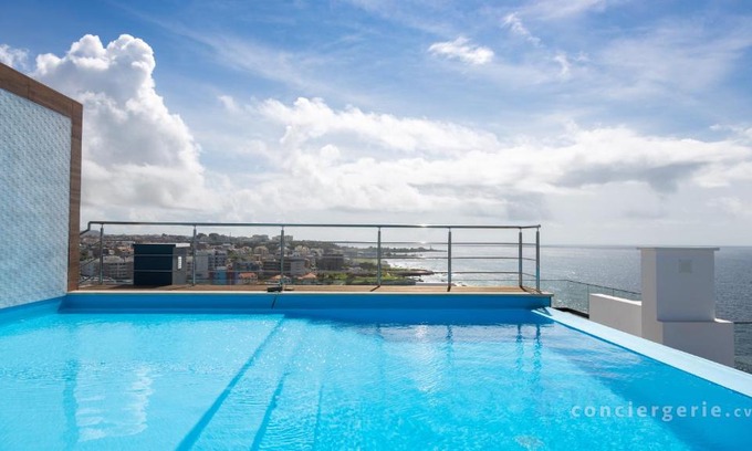 Praia Apartment | 3 bdr aprt, stunning seaview, rooftop pool - LCGR