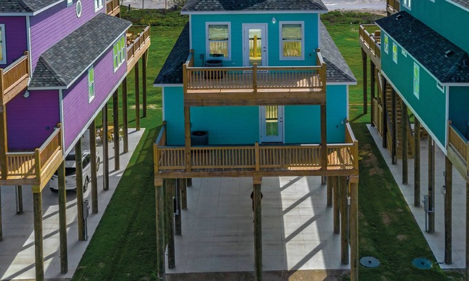 Port Bolivar House | 3 Beachfront Homes | 15BR Retreat for 54 Guests