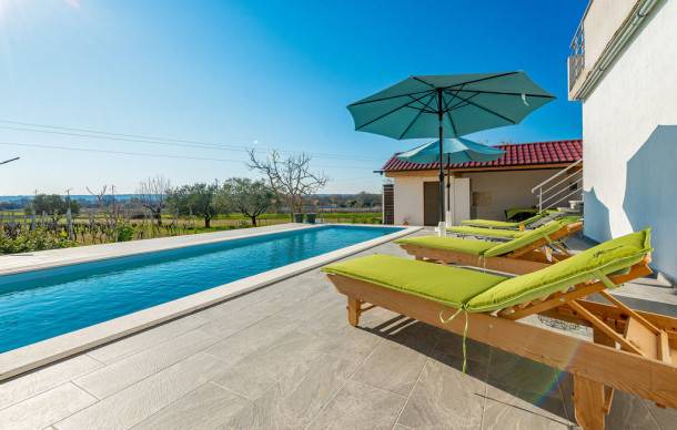 Galovac House | 3 bedroom accommodation in Galovac