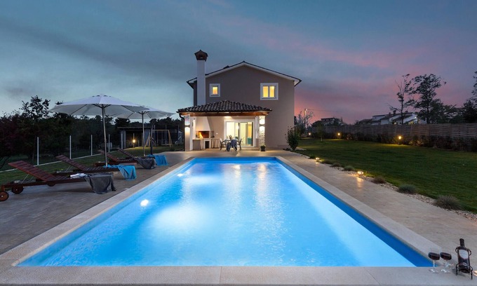 Grzini House | 3 bedroom accommodation in Zminj