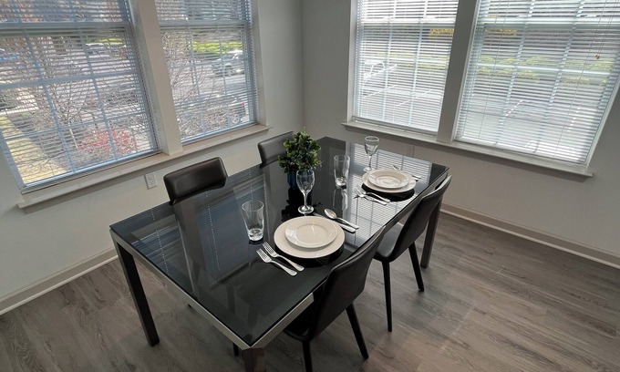 Newtown Square Apartment | 3-Bedroom Apartment - 7-day min. - Background check/Lease Required