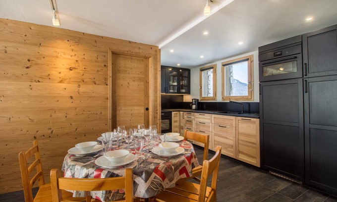 Vallandry Apartment | 3 bedroom apartment sleeps 8 ski in ski out in Vallandry - Les Arcs