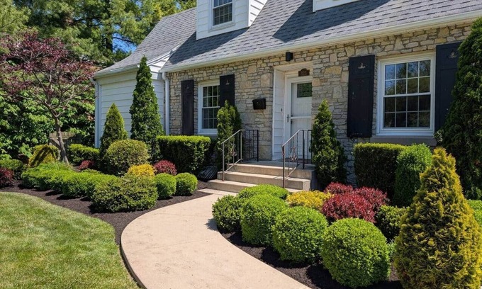 Richmond House | 3-Bedroom Cape Cod Oasis, Private Yard, Fire Pit