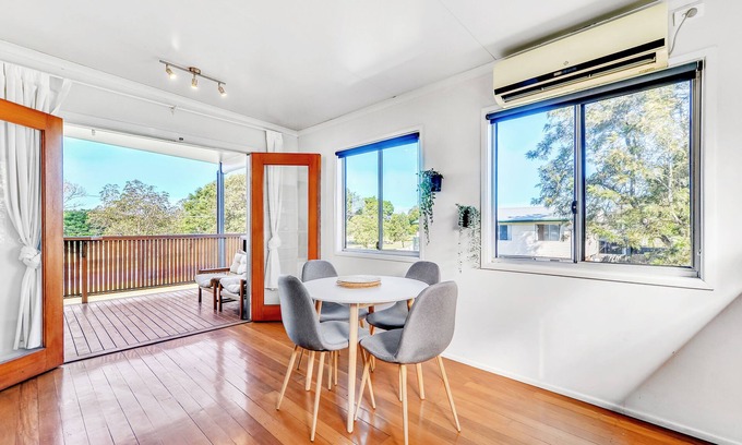 Archerfield House | 3 Bedroom Home with Park Views 15 Min to City