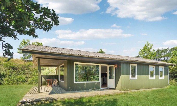 Knebel House | 3 bedroom nice home in Knebel