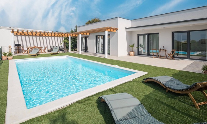 Krmed House | 3 bedroom pet friendly home in Krmed