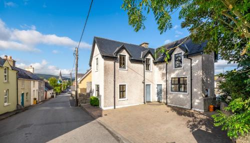Kenmare House | 3 bedroom pet friendly home in the heart of Kenmare town
