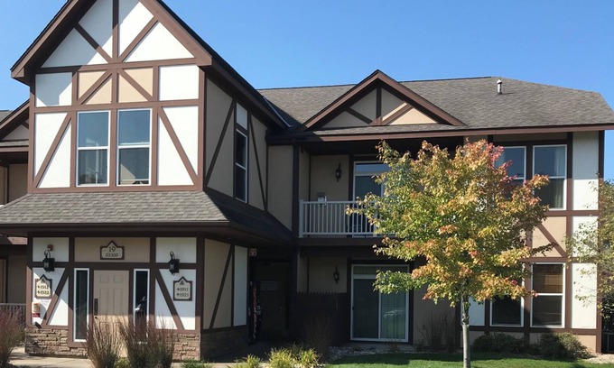 Boyne Falls Resort | 3-bedroom resort in fantastic Boyne Falls with WiFi, fitness room, AC