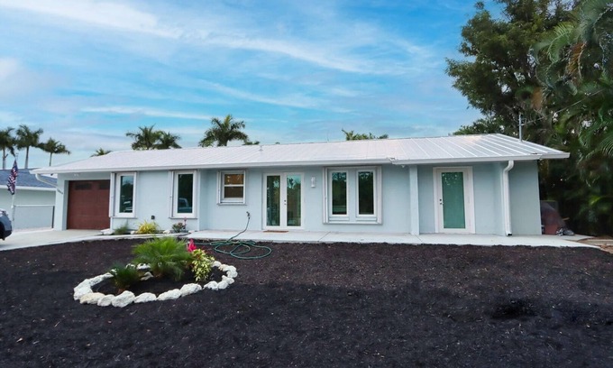 Sanibel House | 3-bedroom vacation home just steps from Periwinkle Way