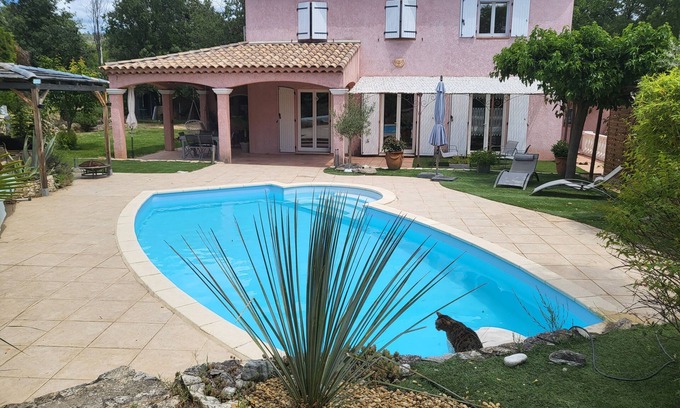 Pourrieres Villa | 3 Bedroom Villa in Pourrières