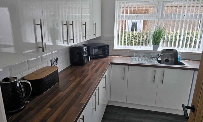 Rhyd-y-foel Cottage | 3-beds, Sleeps 6 Walking Distance to Castle & Town