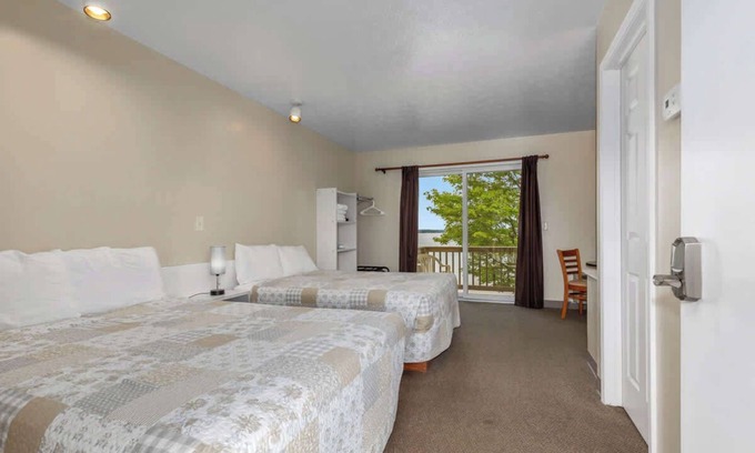 Lake City Apartment | 3 Comfort Combined Family Studios