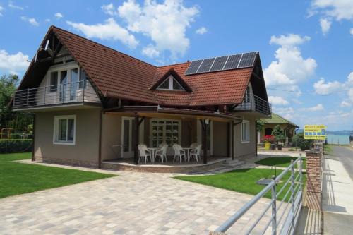 Balatonlelle Apartment | 3 fös apartman