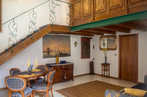 Old City Apartment | 3 Follow your dreams