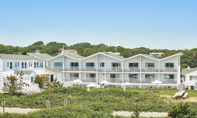 Montauk Hotel | 3 Hero Double, Hero Beach Club, Outdoor Pool, Fire Pits, Steps from the Beach