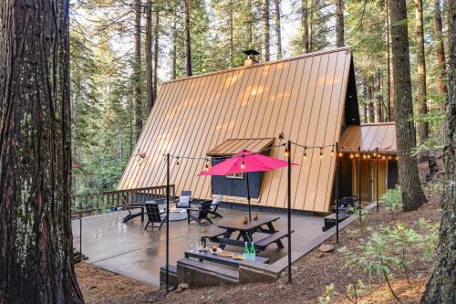 Dorrington House | 3 Mi to Calaveras Big Trees Cabin with Fire Pit!