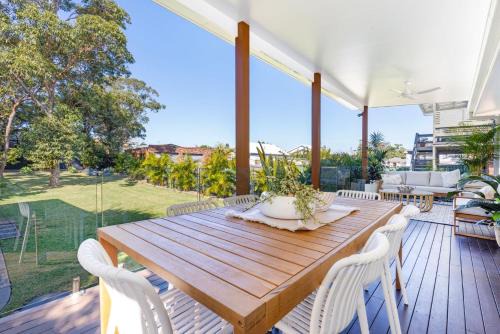 Callala Beach House | 3 Pillars - Pet Friendly - 4 Mins Walk to Beach