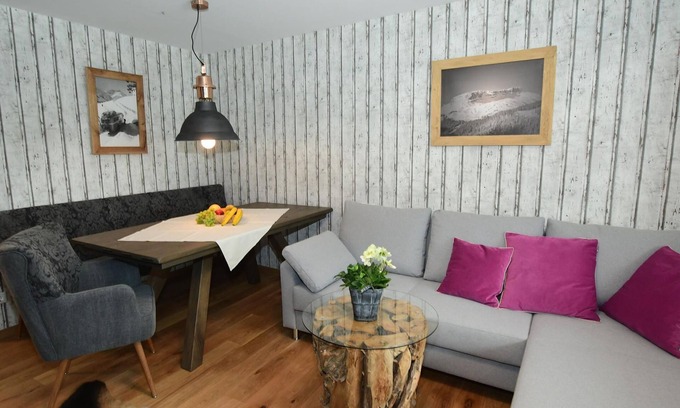 Hirschegg Apartment | 3-room apartment no. 2 - Alp Chalet - Apartments
