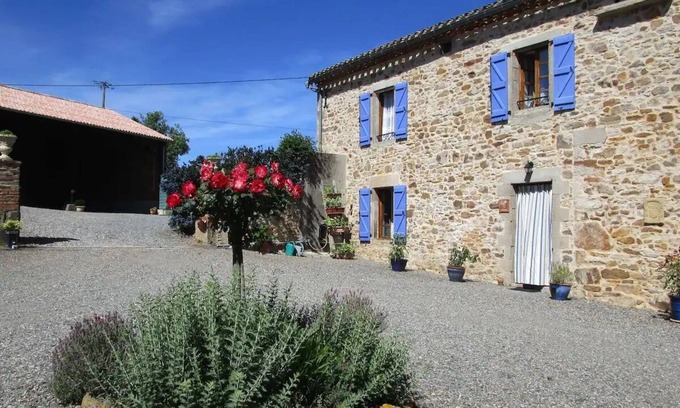 Laparrouquial Other | 3-star gite - authentic - large garden - swimming pool