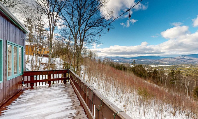 Campton House | 3-story mountain-view home with fireplace, grill, fast WiFi, deck, streaming, AC