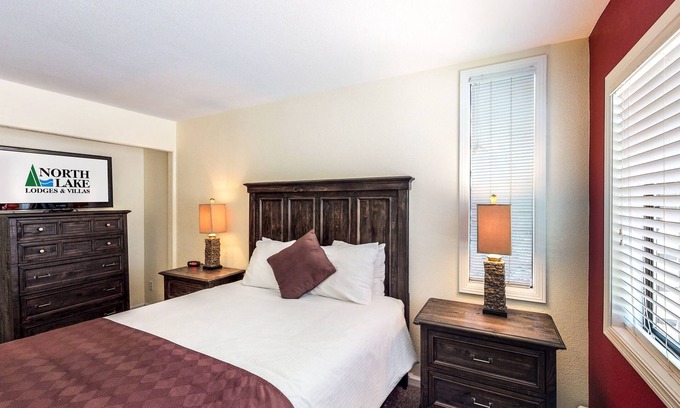 Incline Village Resort | 3 Story Sleep 8 House in the Heart of Incline Village with a Jacuzzi in The Loft