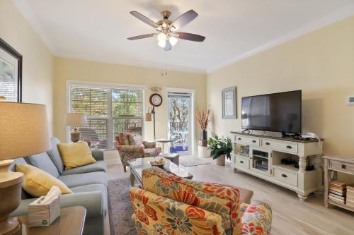 North Forest Beach House | 307 Northshore Place