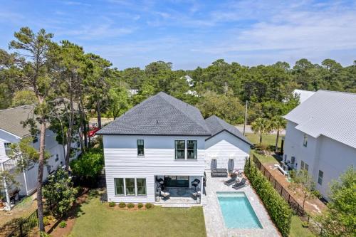 Gulfview Heights House | 30A Good Vibes by AvantStay Private Pool Bikes Beach Access