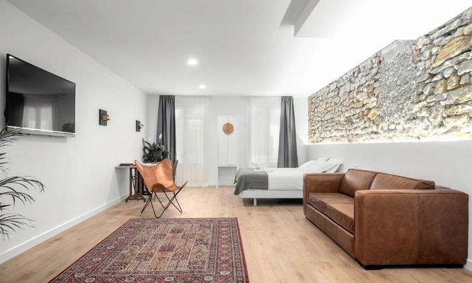 Old Town House | 32 De Agosto ROOMS