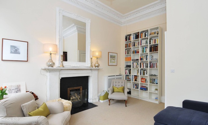Bonnington Apartment | 325 - Saxe Coburg Place Apartment