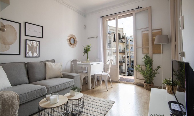 El Poble-sec Apartment | 32PAR1009 Stylish and cute in Paralel