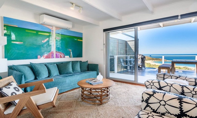 Killcare Heights House | 33 Degrees - Stunning Views by HolidayCo.