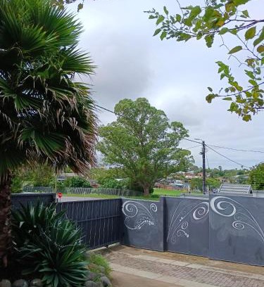 Selborne House | 33 on Smuts Selborne