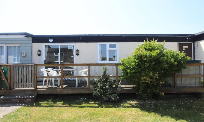 Earnley Ski Chalet | 34D Medmerry Park 2 Bedroom Budget Chalet