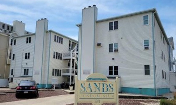 Sea Isle City Condo | 3701 Landis Avenue Unit 1B