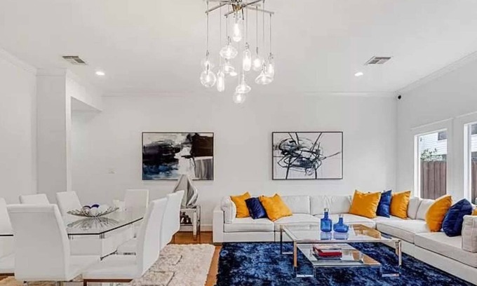 Washington Ave./ Memorial Park Villa | 3BR 2.5 Bath Home with Power, Wifi & Hot Tub