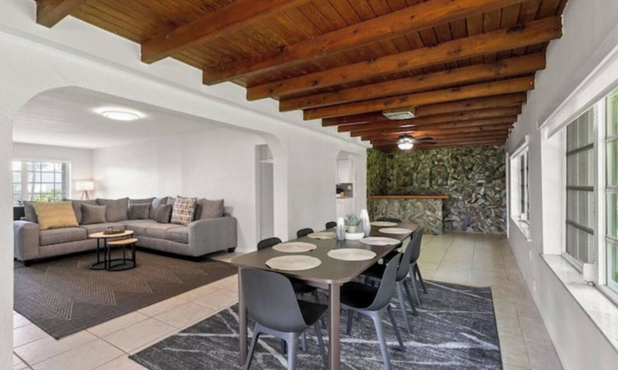 Coral Terrace House | 3br Oasis near Coral Gable