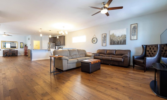 The Gate House | 3BR Parkside Home/Perfect Location