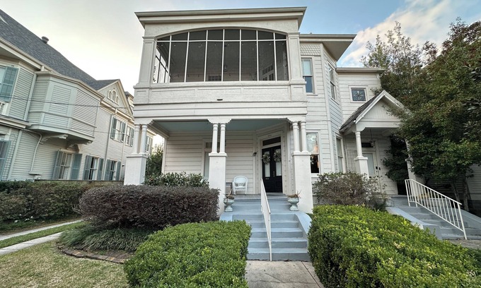 Audubon Apartment | 3BR w/Full-Home Generator & 2 Covered Parking Spots Uptown